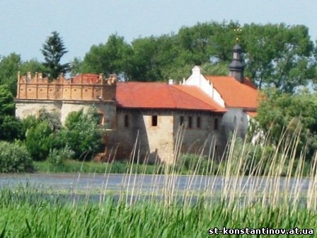 Замок-Фотеця-церква...